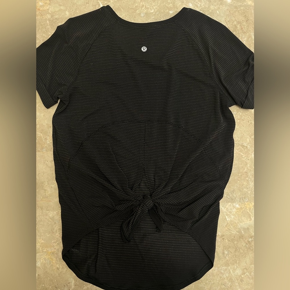 Lululemon swiftly tie back tee